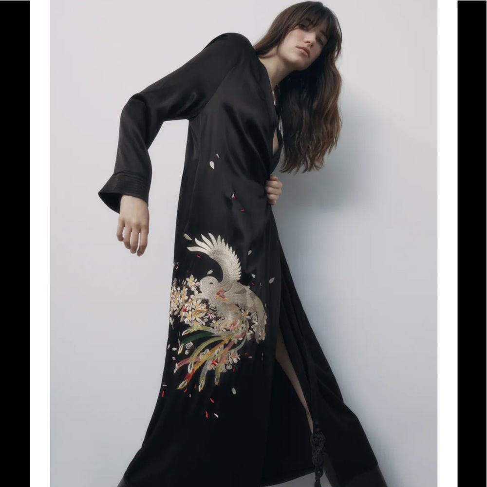 ZARA Embroidered Satin Effect Kimono Robe sz Small - Picture 5 of 15